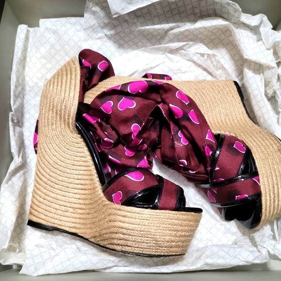 Authentic GUCCI Wedges - Picture 1 of 5